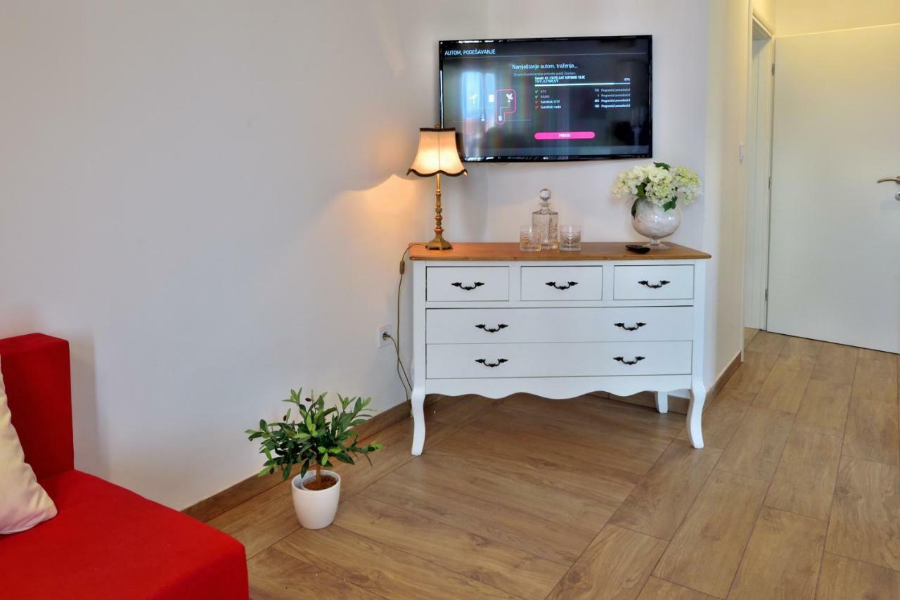 Apartmani Julija Vodice Exterior photo